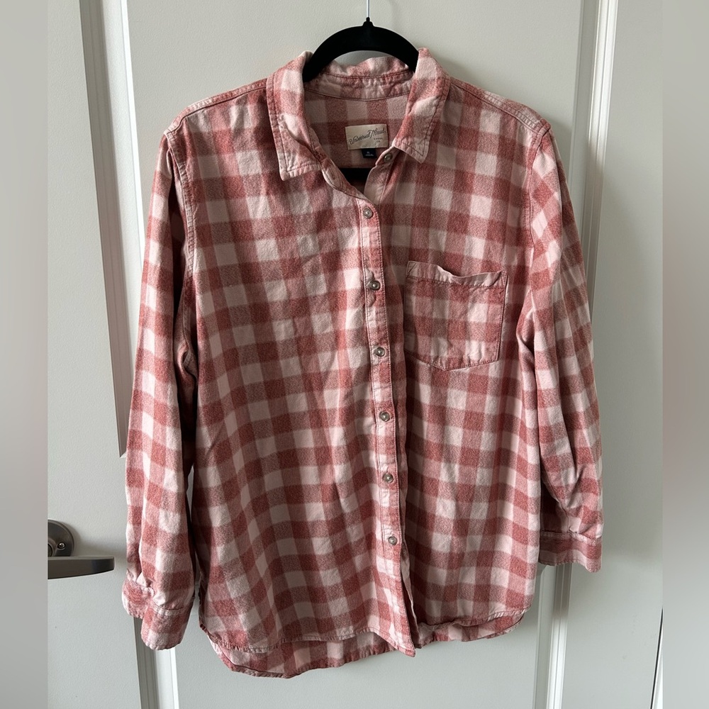 Universal Thread | Pink Plaid Button Down